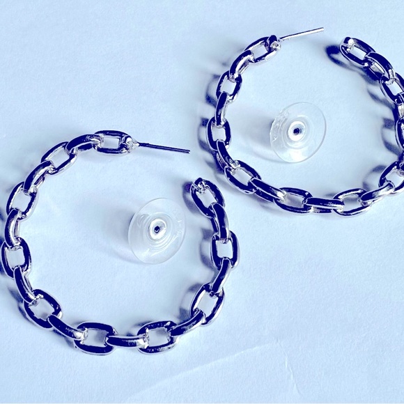 🔗Cable Link Silver Tone Open Hoop Post Earrings by Cookie Lee - Picture 3 of 5